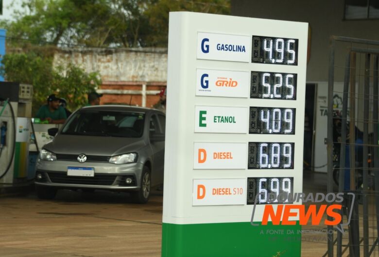 Gasolina fica abaixo de R$ 5 em Dourados pela primeira vez em quase dois anos