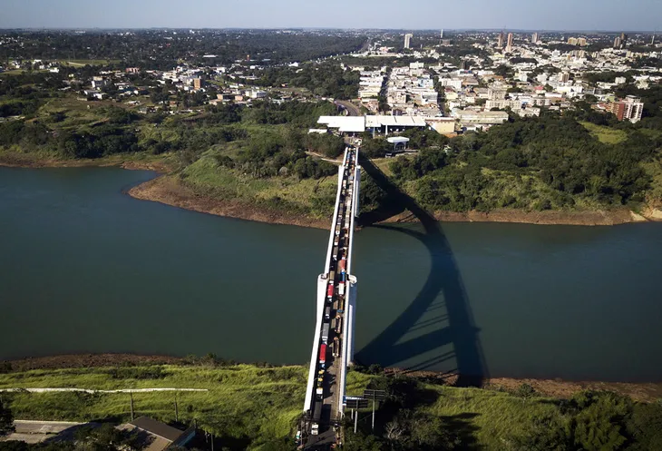 Empresarios logran que se agilice tráfico en el Puente de la Amistad