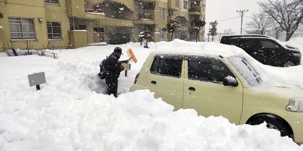 Sobe para 14 o número de mortos em tempestade de neve no Japão