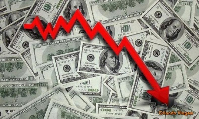 Dólar cai 1,1%, após anúncio de prévia da inflação no Brasil
