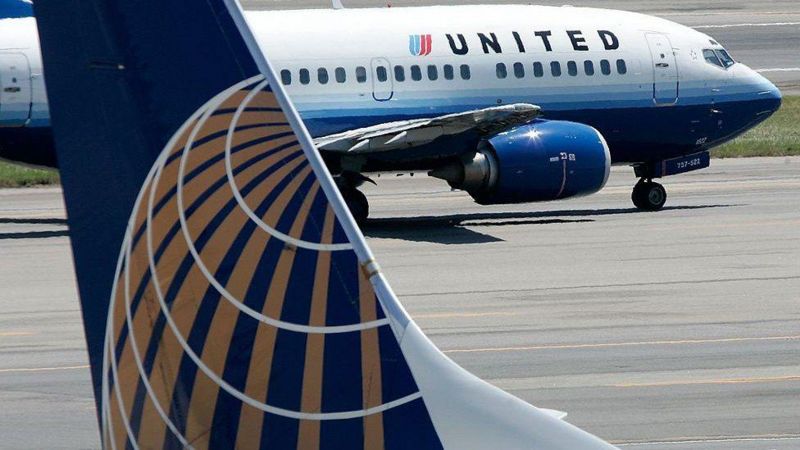 EUA investigam ‘mergulho misterioso’ que quase derrubou avião da United