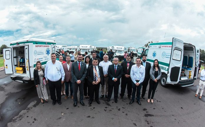 Salud adquiere 30 nuevas ambulancias para fortalecer logística en 16 servicios del país