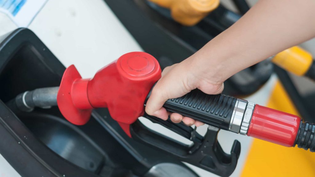 Preço da gasolina sobe 9% e fica mais caro em todas as regiões, mostra IPTL