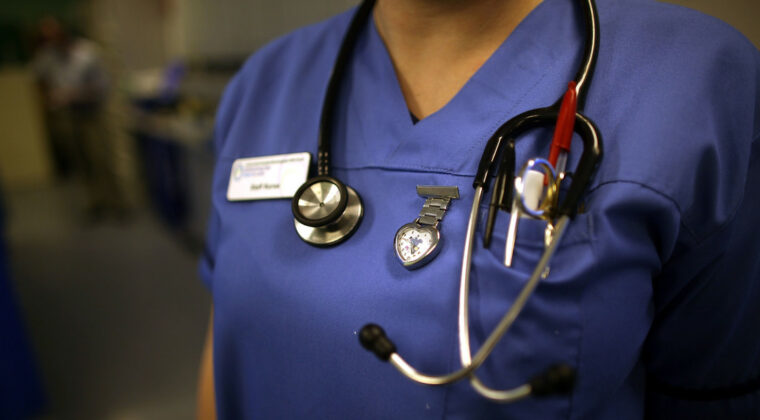 Enfermeras llevarán cámaras corporales para protegerse del acoso sexual