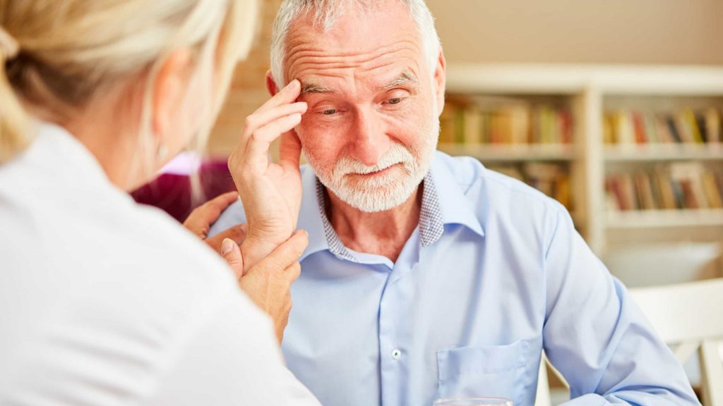 Sinais de demência que muitas vezes são considerados ‘normais’ em idosos