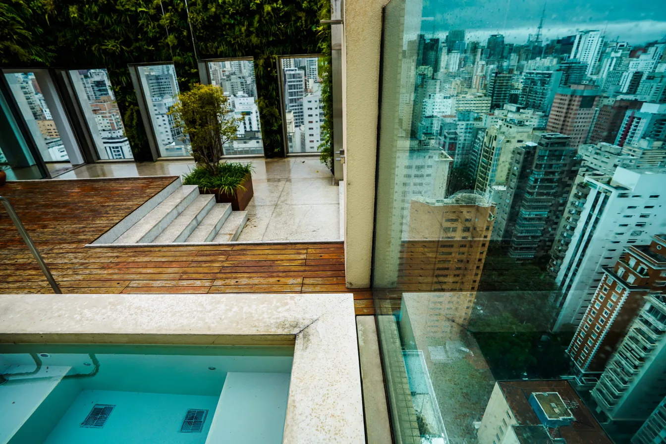 Mercado de imóveis de luxo cresce no Brasil e preços passam dos R$ 40 milhões; veja apartamentos por dentro