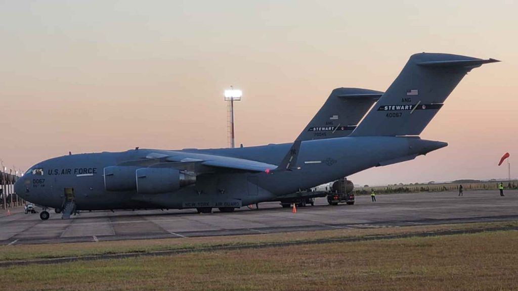 Aviões americanos de guerra chegam a Campo Grande para treinamento militar