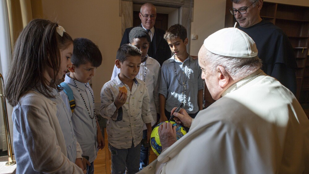 El Papa anuncia una reunión con niños de todo el mundo para “aprender” de ellos