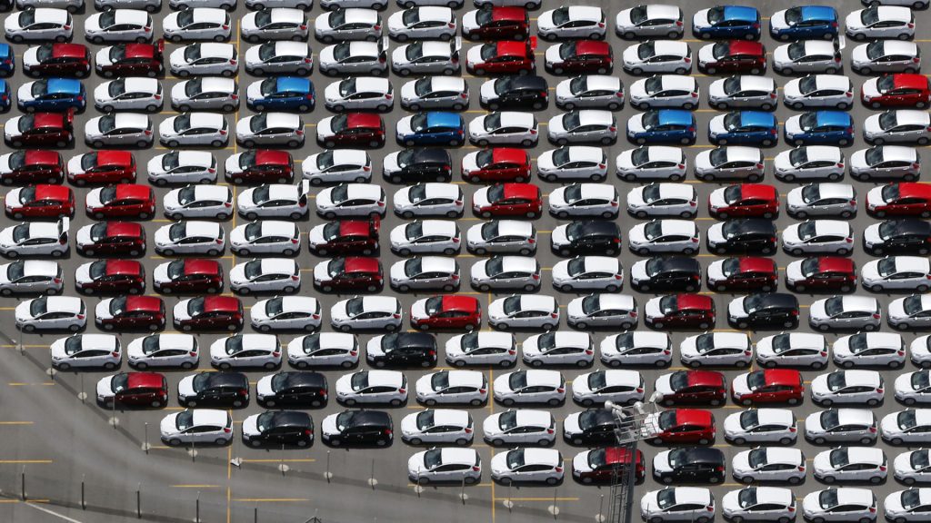 Venda de veículos cresce 12% em 2023, diz balanço da Fenabrave