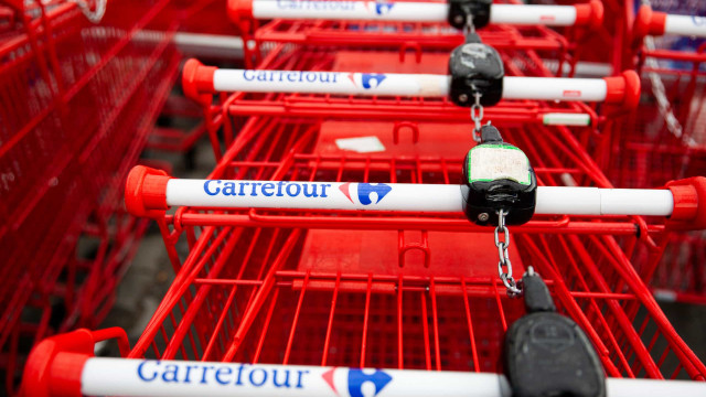 Carrefour tem lucro líquido de 1,64 bilhão de euros em 2023 e anuncia programa de recompra