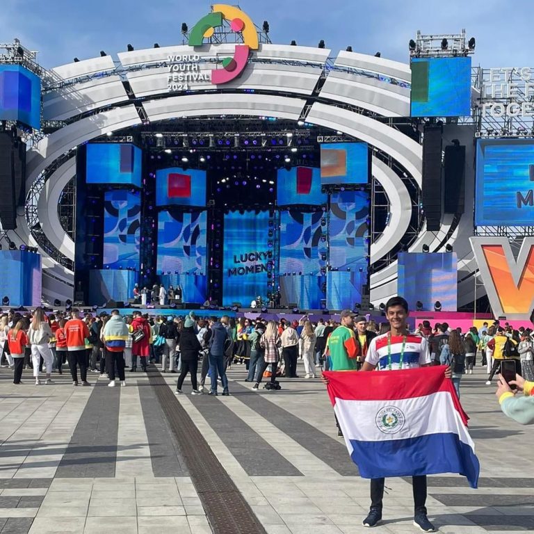 Paraguayos presentes en el festival más grande de la juventud