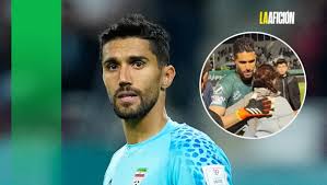 Sancionan a futbolista en Irán por abrazar a una aficionada
