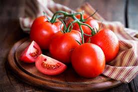 ¿Qué pasa en el cuerpo cuando se consume tomate diariamente?