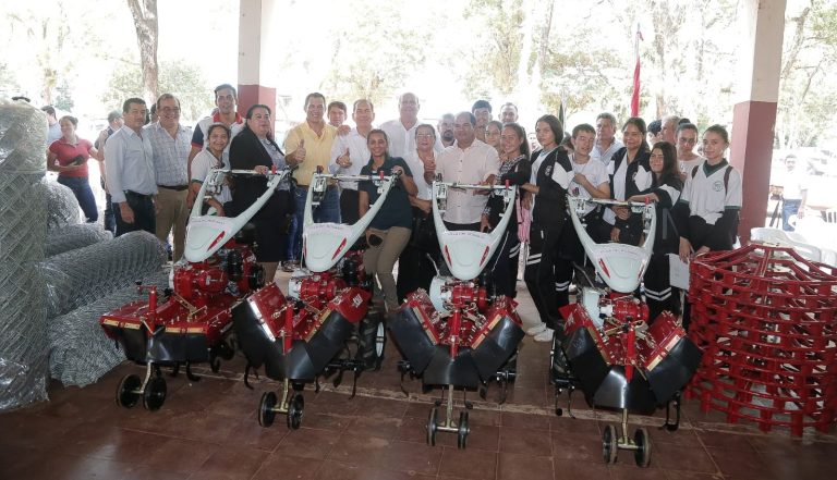 MAG entrega insumos y maquinarias por más de 1.528 millones de guaraníes en San Pedro