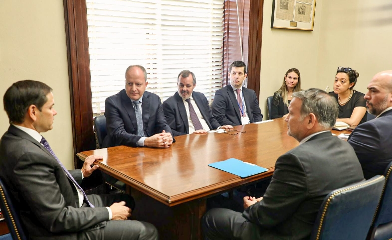 Senador de EEUU destaca oportunidades y el potencial de crecimiento que tiene el Paraguay