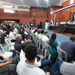 «No van a faltar recursos para la educación en el Paraguay», aseguró Peña durante entrega de becas en Itapúa