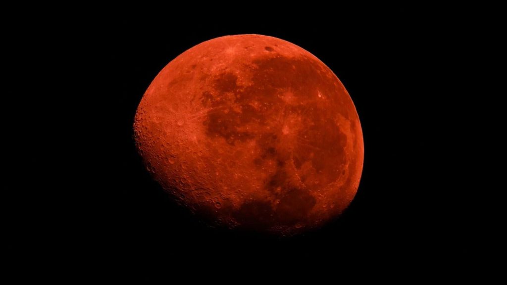 Como saber o melhor horário para ver o eclipse lunar na sua cidade