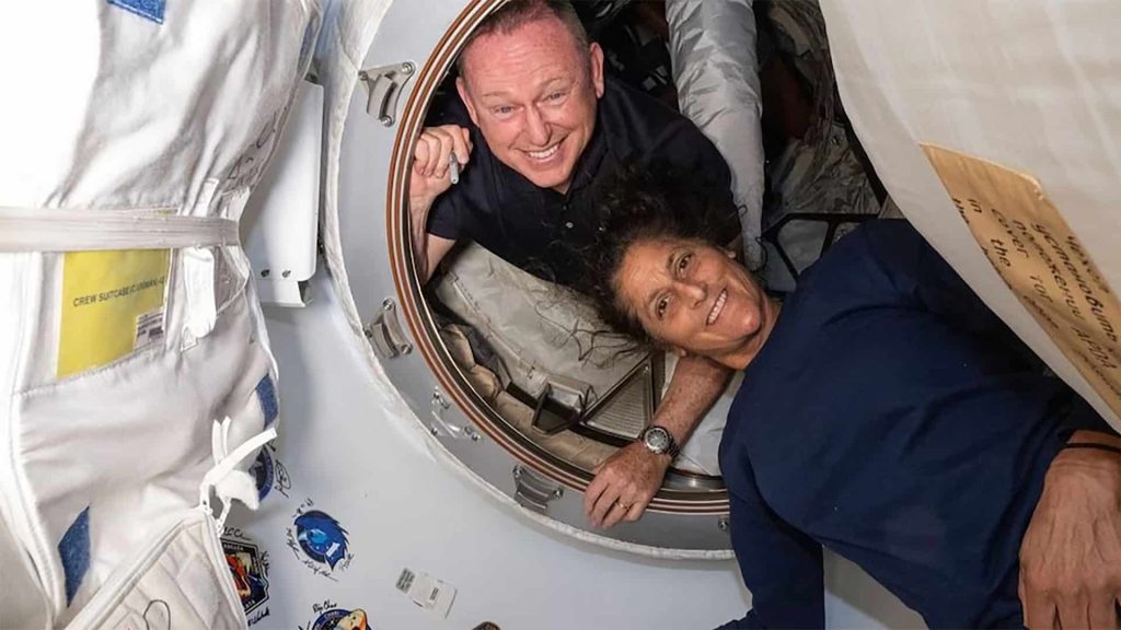 Astronautas ‘presos’ no espaço vão voltar para a Terra antes do planejado
