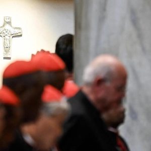 El cónclave empezará el 7 de mayo a las 14:30 GMT con la entrada a la Capilla Sixtina