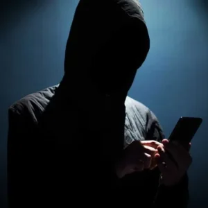 Novo tipo de golpe com IA usa sua voz e dados contra você