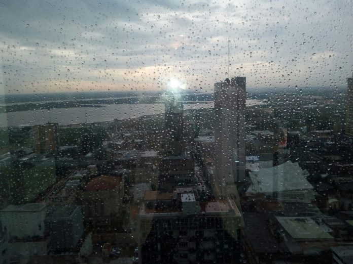 Jornada cálida a calurosa y lluvias dispersas, anuncia Meteorología