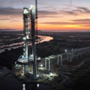 Puente que conectará Carmelo Peralta con Puerto Murtinho tiene casi 70% de avance