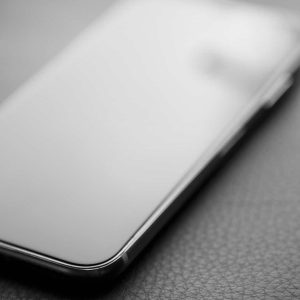 iPhone pode ganhar design curvo e todo de vidro… em 2027
